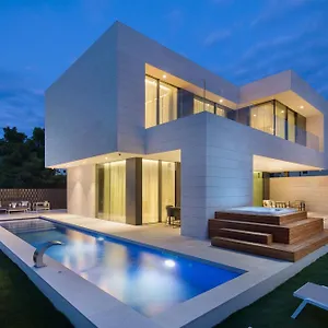 5-star Calma Ii With Heated Pool & Jacuzzi Oasis Vila